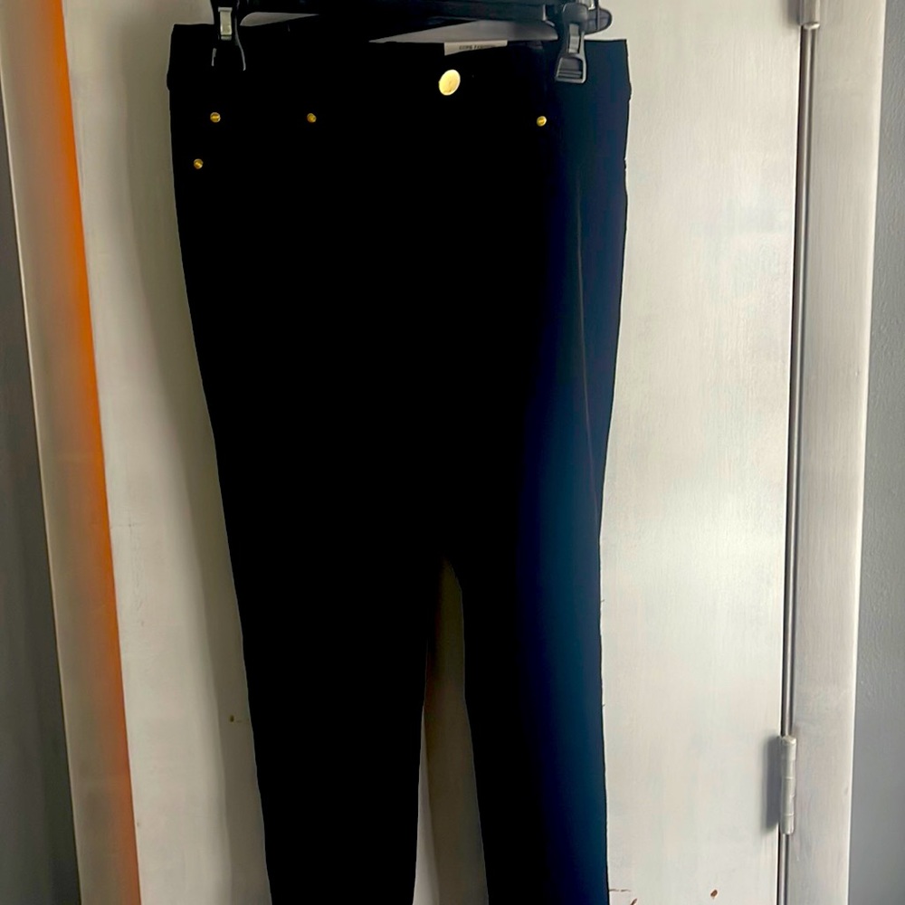Inc International Concepts Size 6P Womens mid-rise Black Velvet Skinny Leg Pants